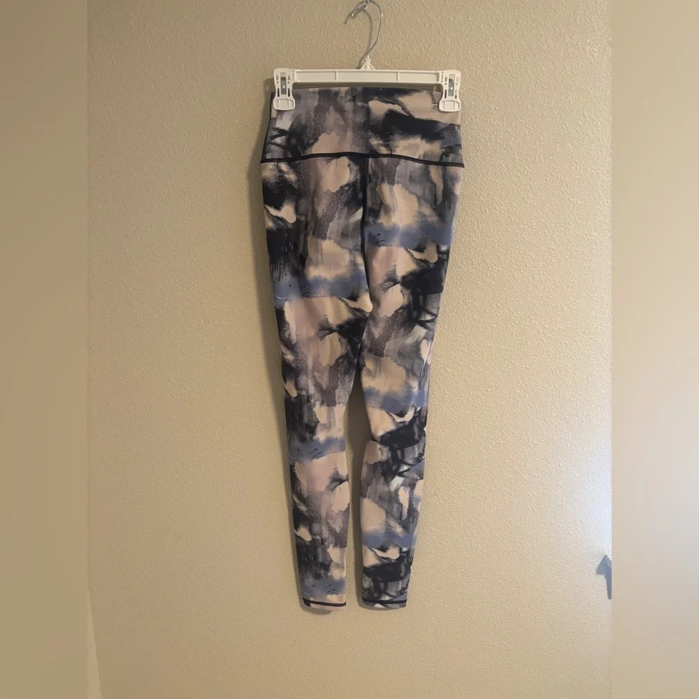 ALO Yoga print leggings size small